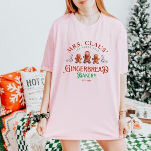 vintage t shirt mrs claus gingerbread bakery tee funny christmas baking crew design for holiday and winter celebrations a6i9a