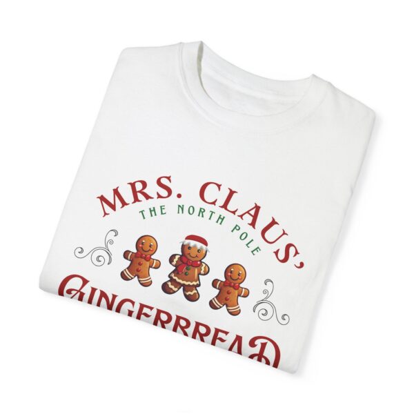 vintage t shirt mrs claus gingerbread bakery tee funny christmas baking crew design for holiday and winter celebrations h4qvm