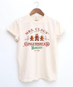 vintage t shirt mrs claus gingerbread bakery tee funny christmas baking crew design for holiday and winter celebrations ivvx4 scaled