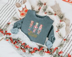 vintage t shirt nutcracker merry christmas sweatshirt comfort colors design for women fun holiday apparel ituhg