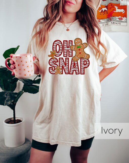 vintage t shirt oh snap gingerbread tee funny christmas shirt with glitter design for holiday celebrations knoi5