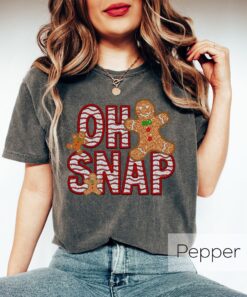 Vintage T Shirt Oh Snap Gingerbread Tee Funny Christmas Shirt with Glitter Design for Holiday Celebrations