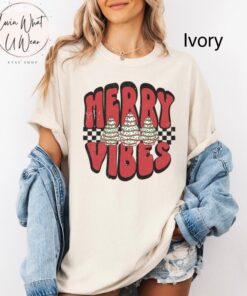 vintage t shirt retro christmas design oversized checkered tee with merry vibes and cute christmas cakes for holiday celebrations 2yrqm