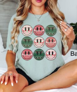 vintage t shirt retro christmas smile face design oversized tee with reindeer for holiday winter wear aog5v