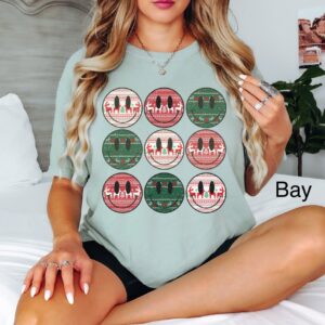 vintage t shirt retro christmas smile face design oversized tee with reindeer for holiday winter wear aog5v