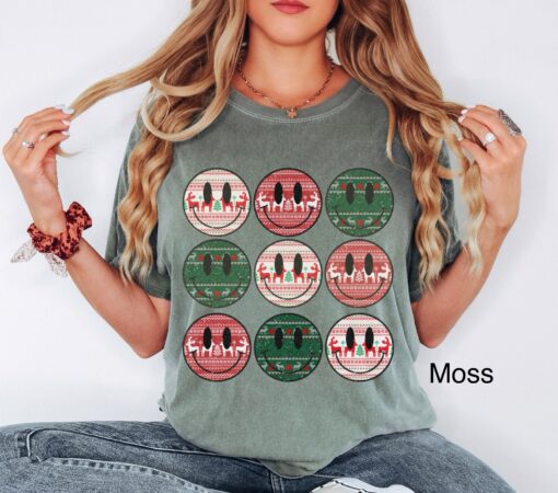 vintage t shirt retro christmas smile face design oversized tee with reindeer for holiday winter wear dkwtz