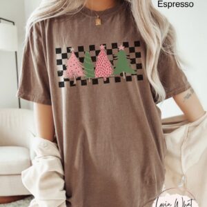 vintage t shirt retro christmas tree design oversized boho pink tee for winter holidays and festive gatherings gvuuf