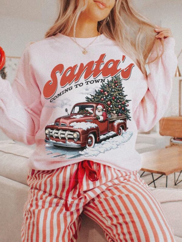 vintage t shirt santas coming to town sweatshirt oversized crewneck featuring vintage santa claus design for country christmas celebrations ljnbv