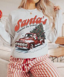 vintage t shirt santas coming to town sweatshirt oversized crewneck featuring vintage santa claus design for country christmas celebrations nloyj