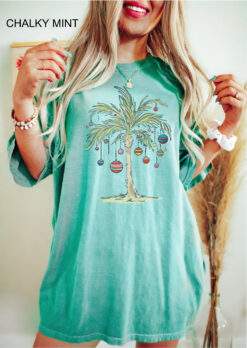 vintage t shirt tropical christmas palm tree design comfort colors family matching tee for beach parties and holiday celebrations uapnc