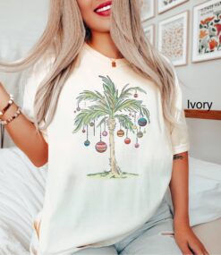 vintage t shirt tropical christmas palm tree design comfort colors family matching tee for beach parties and holiday celebrations ykmqn