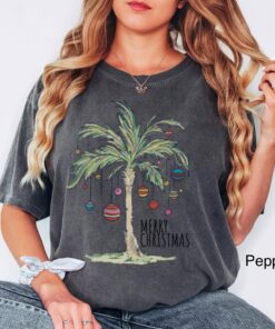 vintage t shirt tropical christmas palm tree design merry christmas tee for family beach gatherings and holiday celebrations vxenp