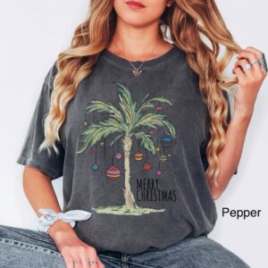 vintage t shirt tropical christmas palm tree design merry christmas tee for family beach gatherings and holiday celebrations vxenp