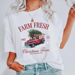 Vintage T Shirt Vintage Farm Fresh Christmas Trees Crewneck Retro Holiday Apparel Rustic Xmas Tree Design for Festive Celebrations