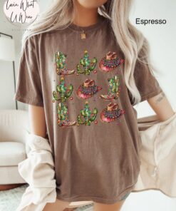 vintage t shirt western christmas cactus tree design oversized holiday tee with howdy cowboy theme for festive celebrations 0lov8