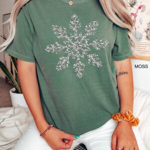 vintage t shirt womens christmas snowflake top with faux silver glitter winter design oversized holiday tee for seasonal style u7645