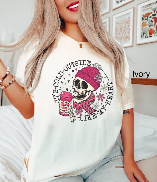 vintage t shirt womens funny valentines day skull design cold like my heart oversized tee for winter and coffee lovers sdz9v