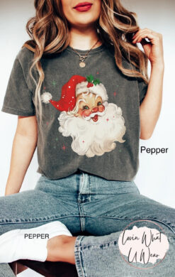 Vintage T Shirts Comfort Colors Santa Shirt Retro Christmas Tee Oversized Holiday T Shirt for Family Gatherings and Festive Celebrations