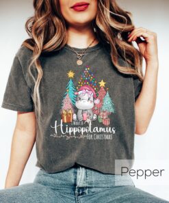 Vintage T Shirts Funny Christmas Hippo Crewneck Shirt for Family Matching Holiday Wear with Xmas Tree Design