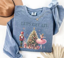 vintage t shirts nutcracker ballerina sweatshirt for women in comfort colors with fun christmas design qx7ys