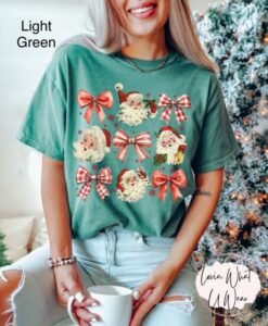 Vintage T Shirts Womens Retro Santa Christmas T-Shirt Comfort Colors Oversized Holiday Tee with Bow Design for Festive Style