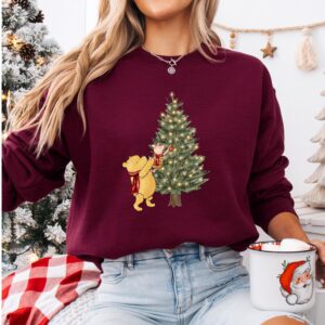 vintage winnie the pooh christmas sweatshirt classic design with christmas tree print for holiday celebrations cv7ta