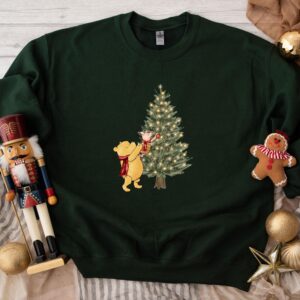 vintage winnie the pooh christmas sweatshirt classic design with christmas tree print for holiday celebrations gvwui