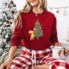 vintage winnie the pooh christmas sweatshirt classic design with christmas tree print for holiday celebrations zsvjf