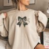 1985 Vintage 40th Birthday Sweatshirt Coquette Crewneck Pullover for Birthday Party Celebration and Birth Year Remembrance