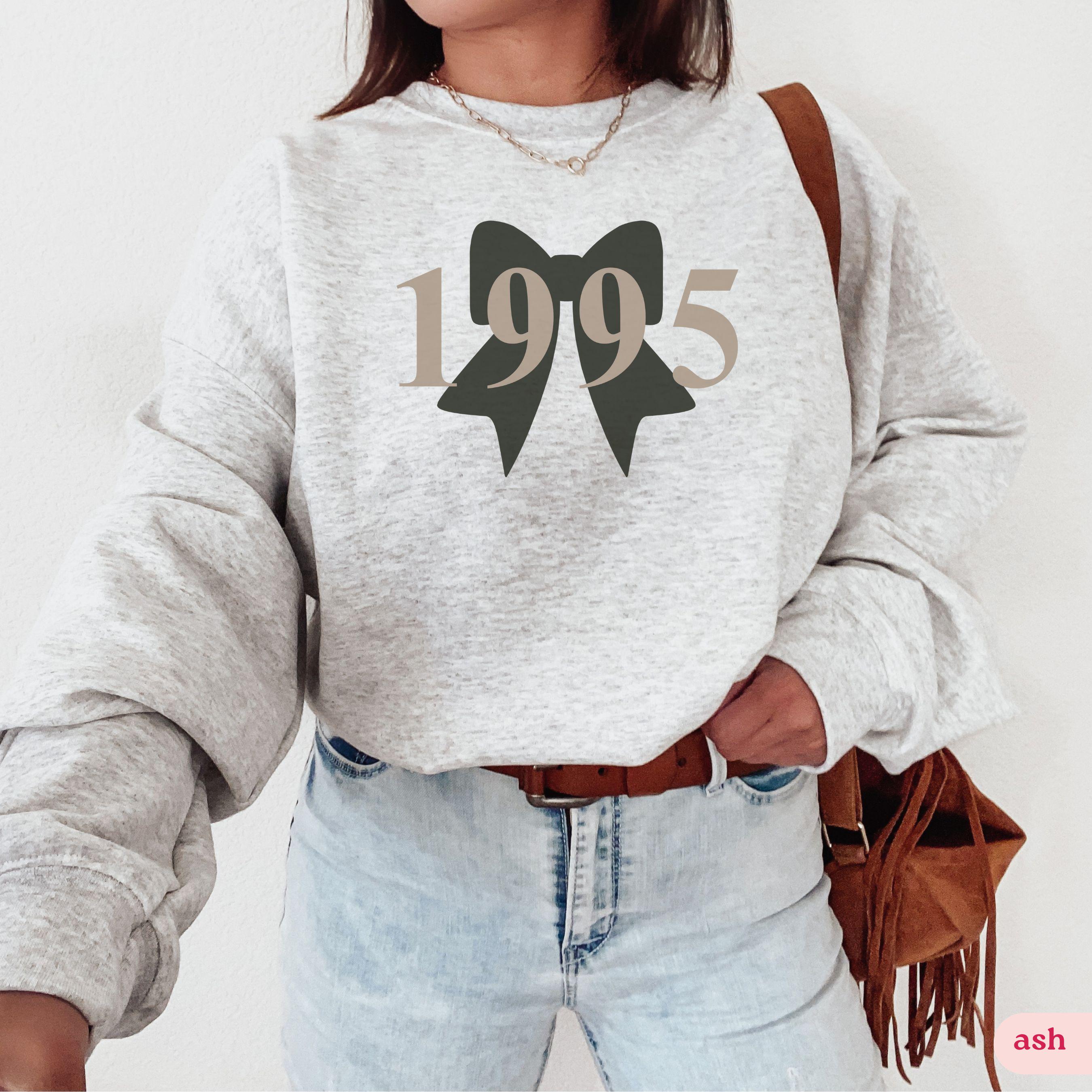 1995 birthday sweatshirt for 30th birthday celebration coquette bow crewneck pullover birth year sweater for women d7yz9 scaled