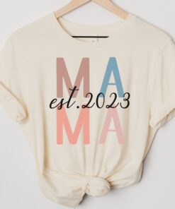 2025 mama t shirt for new moms funny gift idea mothers day shirt unique new mom gift basket cute mom life tee l4zyo