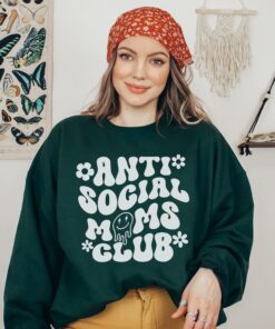 anti social moms club sweatshirt for overstimulated moms cute retro design unique gift for new moms gnqgf