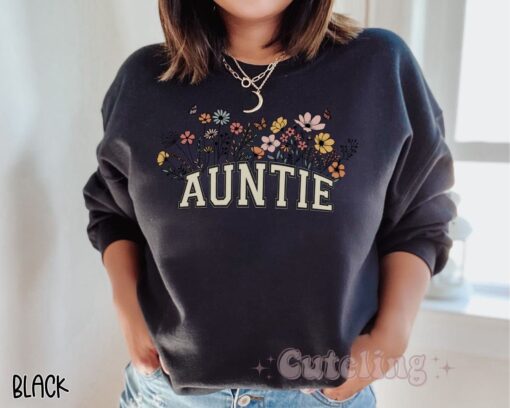 aunt sweatshirt with wildflowers cute aunt crewneck pregnancy reveal gift for new aunt bestie to aunt spring apparel y9z3i