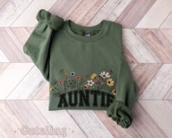 aunt sweatshirt with wildflowers cute aunt crewneck pregnancy reveal gift for new aunt spring style vdr08