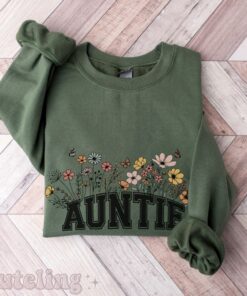 aunt sweatshirt with wildflowers cute aunt crewneck pregnancy reveal gift for new aunt spring style vdr08