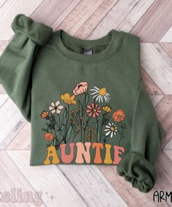 aunt sweatshirt with wildflowers cute auntie crewneck pregnancy reveal gift for new aunt bestie to aunt christmas whumi