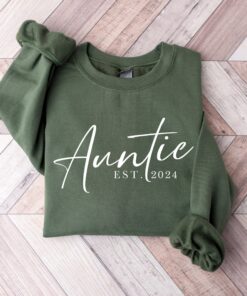 auntie est sweatshirt cute aunt shirt for pregnancy announcement unique auntie gift comfortable auntie sweater of5h8 scaled