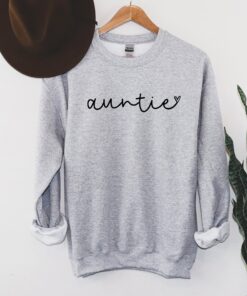 auntie sweatshirt funny aunt shirt new aunt gift pregnancy announcement birthday gift for aunt unique auntie apparel 2n9ox