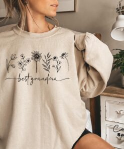 best grandma sweatshirt floral crewneck for new grandmas pregnancy announcement and mothers day gifts vtbly