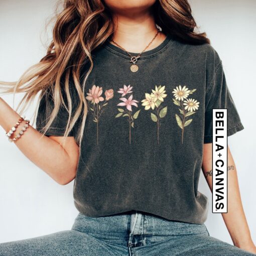 birth month flower t shirt for mom personalized gifts funny mom life shirt unique grandma gift for mothers day dyj30