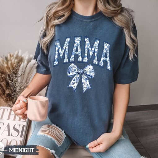 blue ribbon mama shirt cute floral bow tee for mothers day retro new mom gift vintage mom shirt aesthetic design a0wns