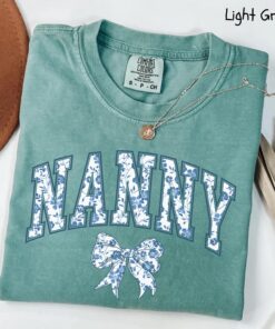 blue ribbon nanny shirt for mothers day cute mom shirt with bow chinoiserie design girly aesthetic gift for grandma uuiod