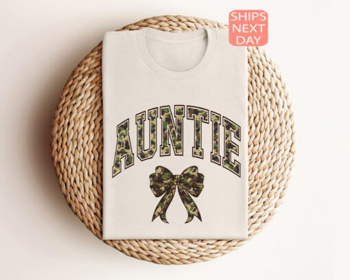 camo bow auntie shirt camouflage gigi shirt new aunt gift mothers day shirt funny aunt shirts for women nkmwo