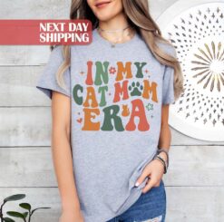 cat mom shirt for cat lovers in my cat mom era t shirt funny pet mom life tee perfect gift for cat mothers gtw7x