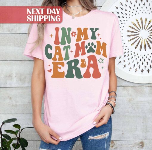 cat mom shirt for cat lovers in my cat mom era t shirt funny pet mom life tee perfect gift for cat mothers mlkvy
