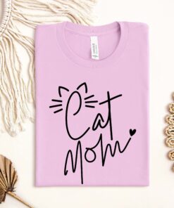 cat mom shirt for mothers day proud kitty mama t shirt cute gift for new cat moms funny cat lover tee mowot