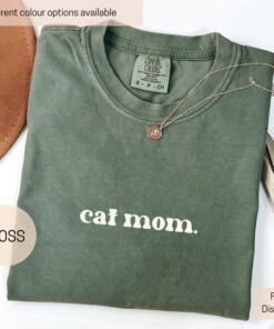 cat mom shirt minimalist design for cat lovers trendy mothers day gift comfortable cat mama tee pmxi4