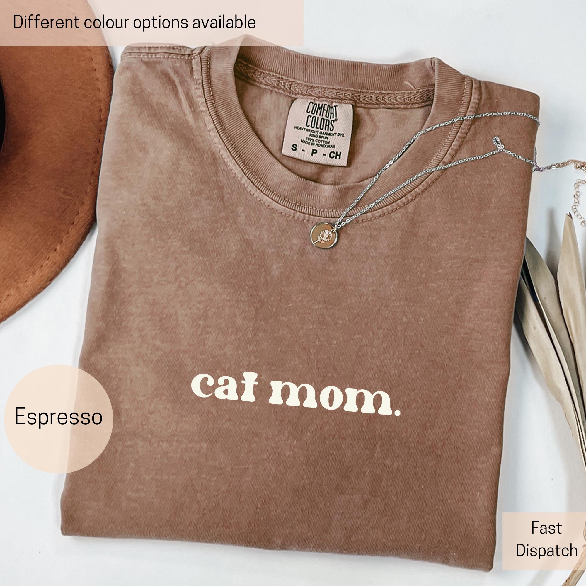 cat mom shirt minimalist design for cat lovers trendy mothers day gift comfortable cat mama tee yzdz3