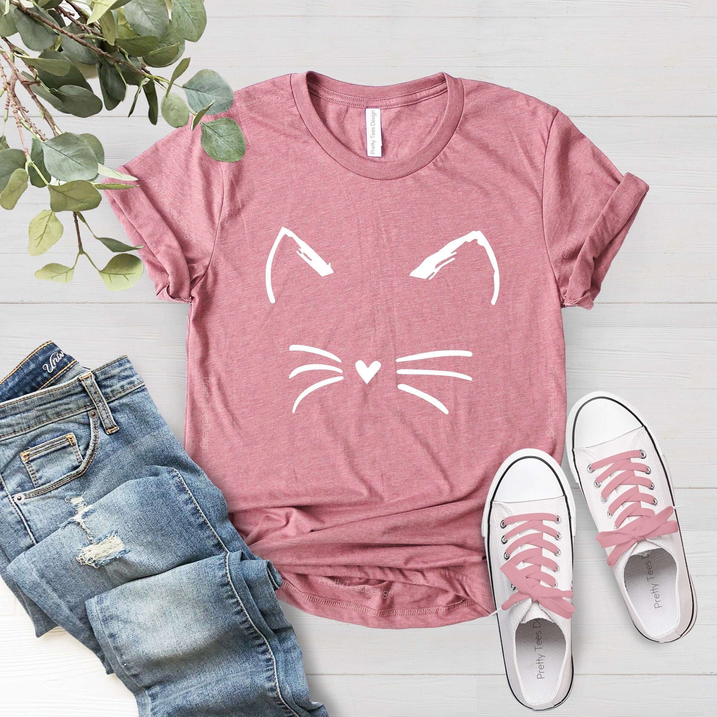 cat mom shirt with cute cat face design i love cats t shirt for animal lovers and cat owners rrmvr