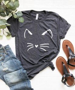 cat mom shirt with cute cat face design i love cats t shirt for animal lovers and cat owners wlv5n